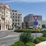 Marinaview Center Split