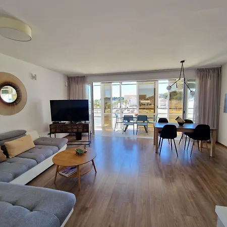 Marinaview Center Split